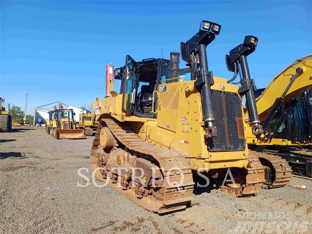 CAT D8T Buldozer sobre oruga