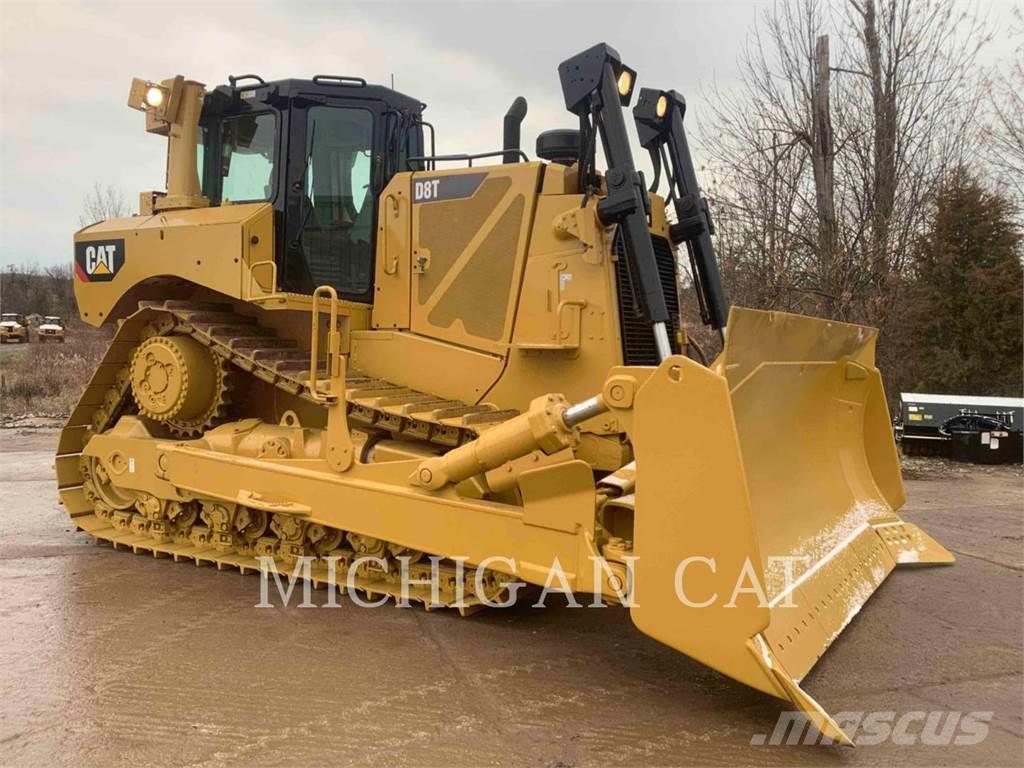 CAT D8T Buldozer sobre oruga