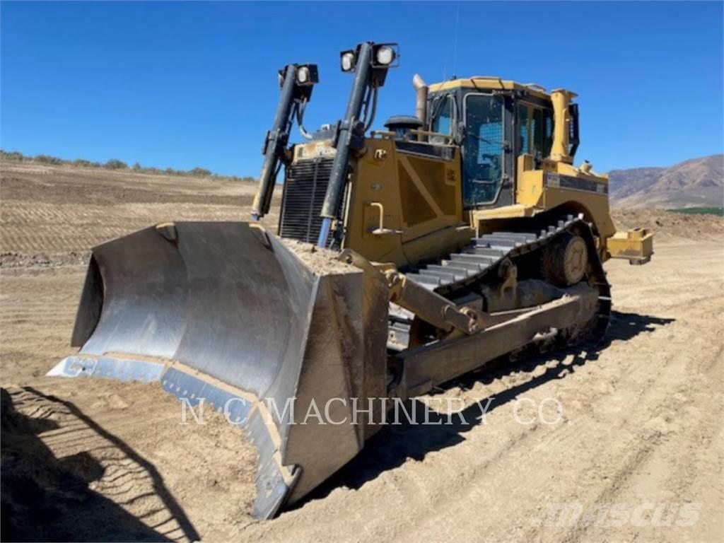 CAT D8T Buldozer sobre oruga