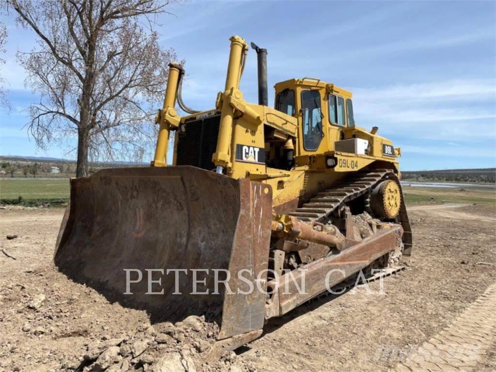 CAT D9L Buldozer sobre oruga