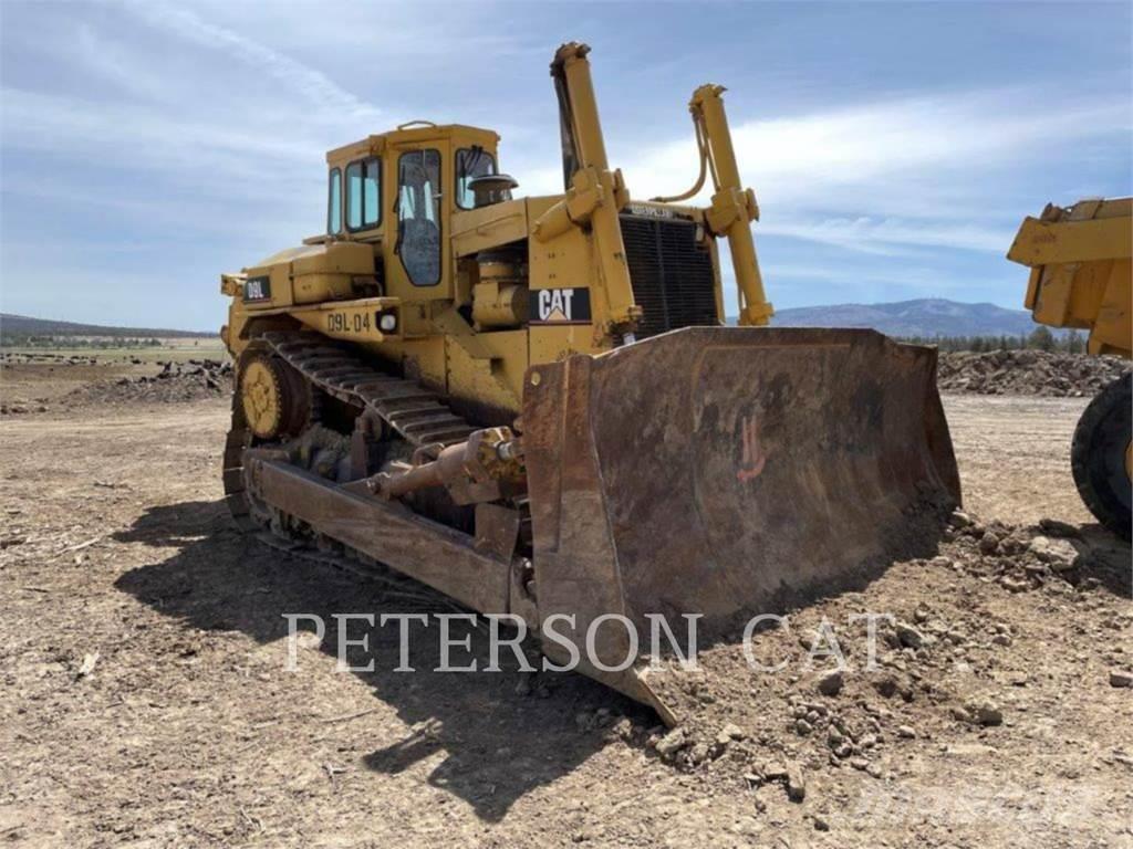 CAT D9L Buldozer sobre oruga