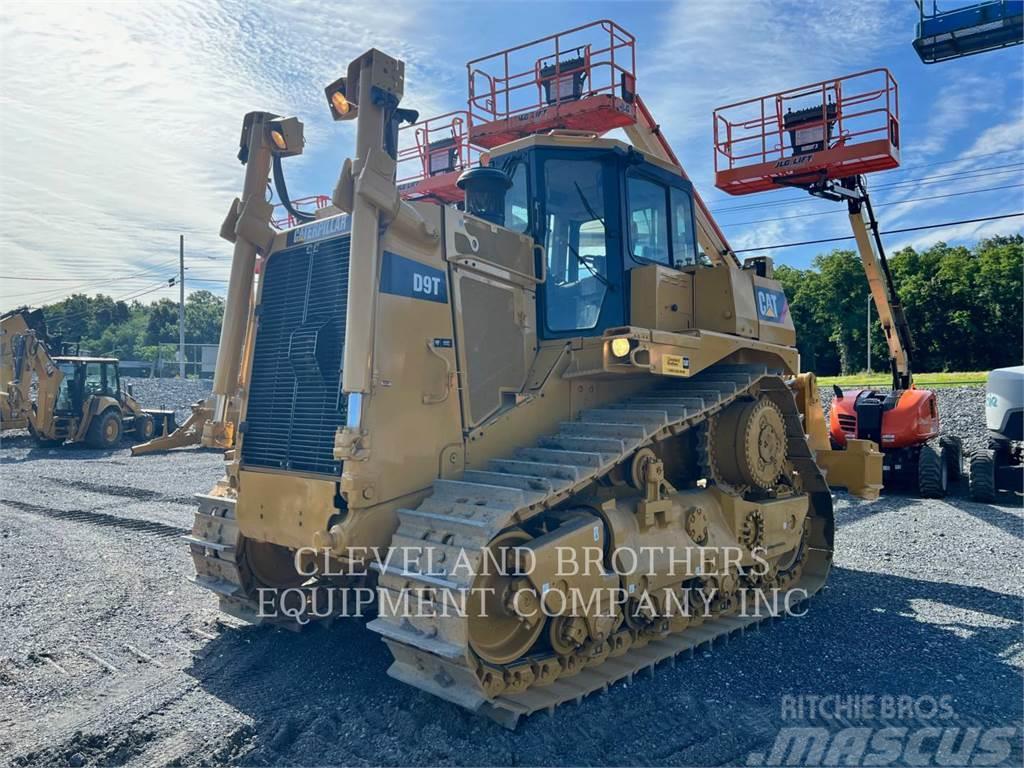 CAT D9T Buldozer sobre oruga