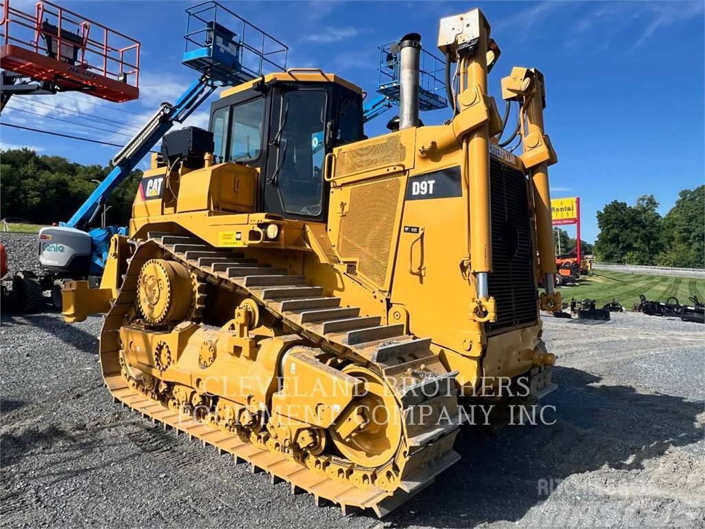 CAT D9T Buldozer sobre oruga