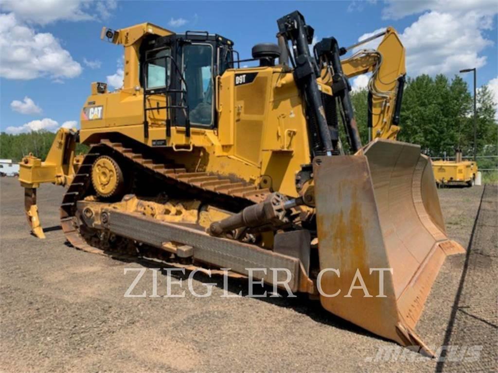 CAT D9T Buldozer sobre oruga