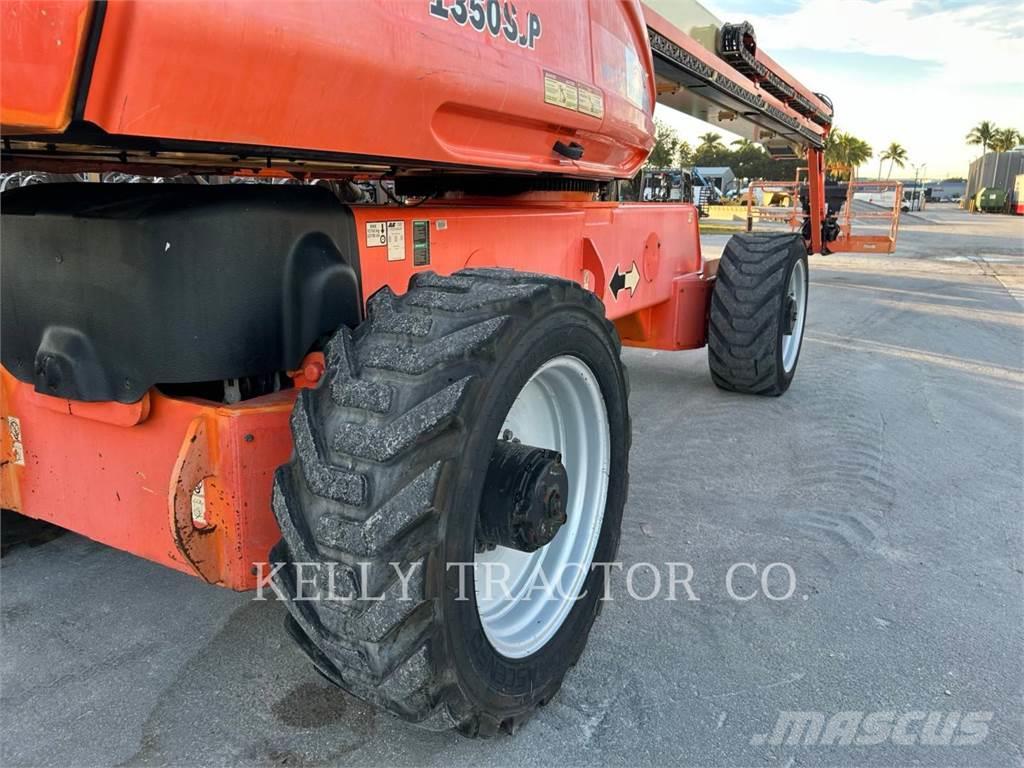 JLG 1350SJP Plataformas con brazo de elevación manual