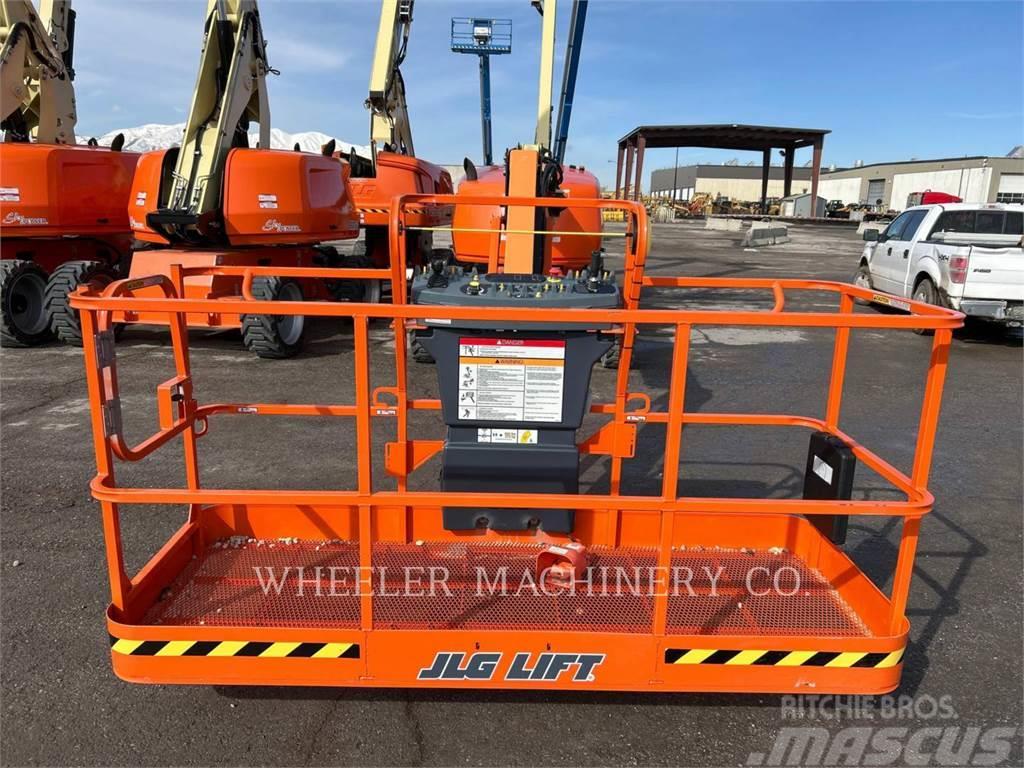 JLG 460SJ Plataformas con brazo de elevación manual