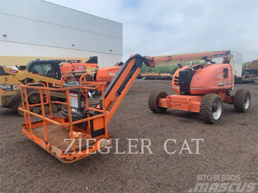 JLG 600AJ Plataformas con brazo de elevación manual