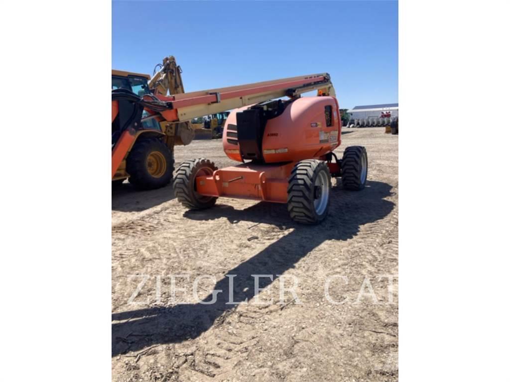 JLG 600AJ Plataformas con brazo de elevación manual