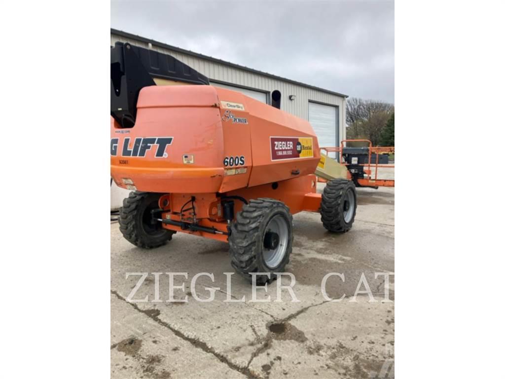 JLG 600S Plataformas con brazo de elevación manual