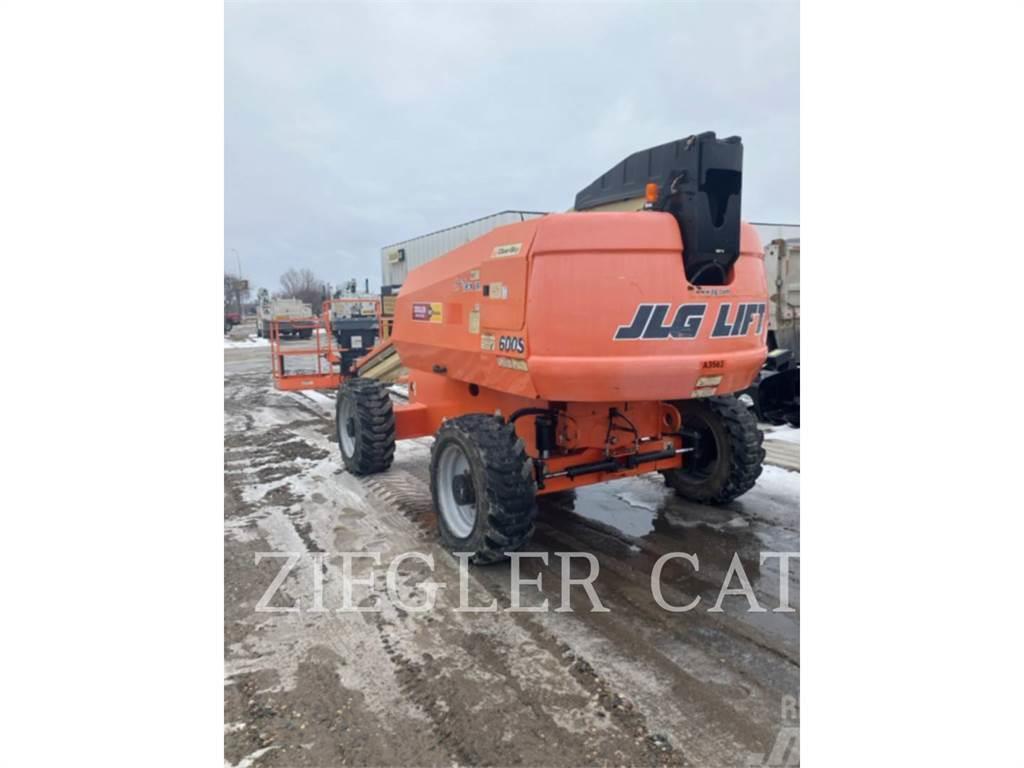 JLG 600S Plataformas con brazo de elevación manual