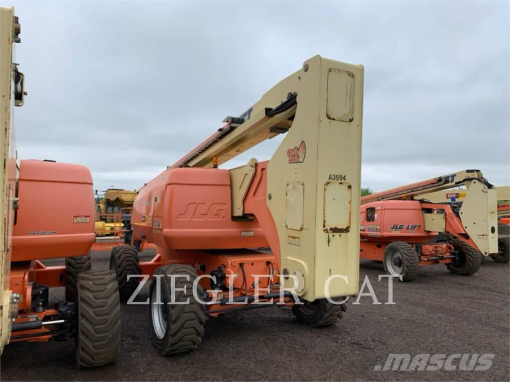 JLG 800AJ Plataformas con brazo de elevación manual