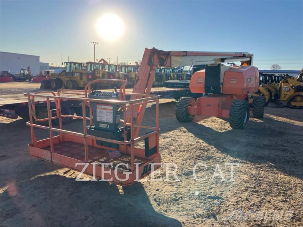 JLG 800AJ Plataformas con brazo de elevación manual