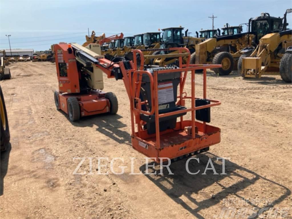 JLG E300AJP Plataformas con brazo de elevación manual