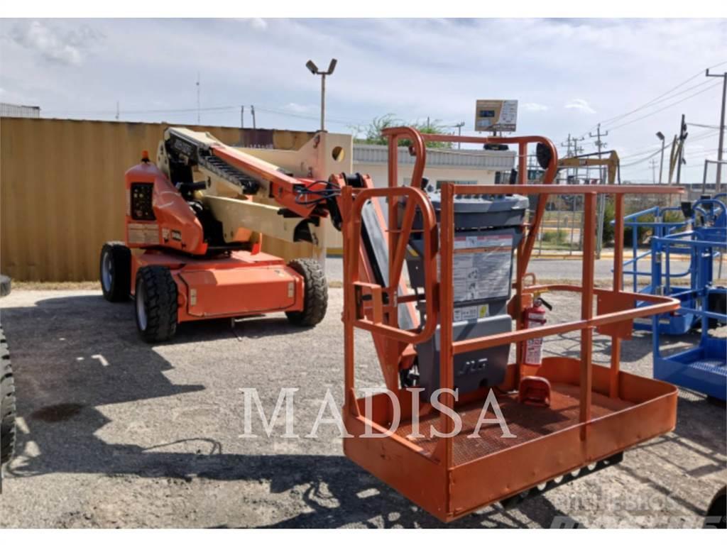 JLG E450AJ Plataformas con brazo de elevación manual