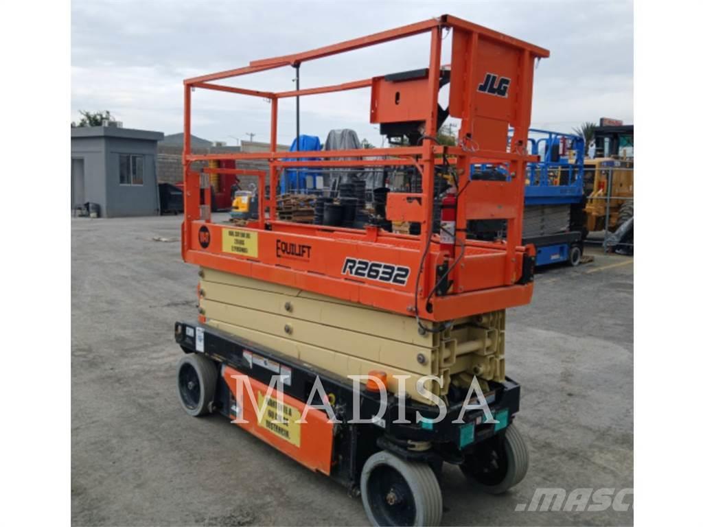 JLG R2632 Plataformas con brazo de elevación manual