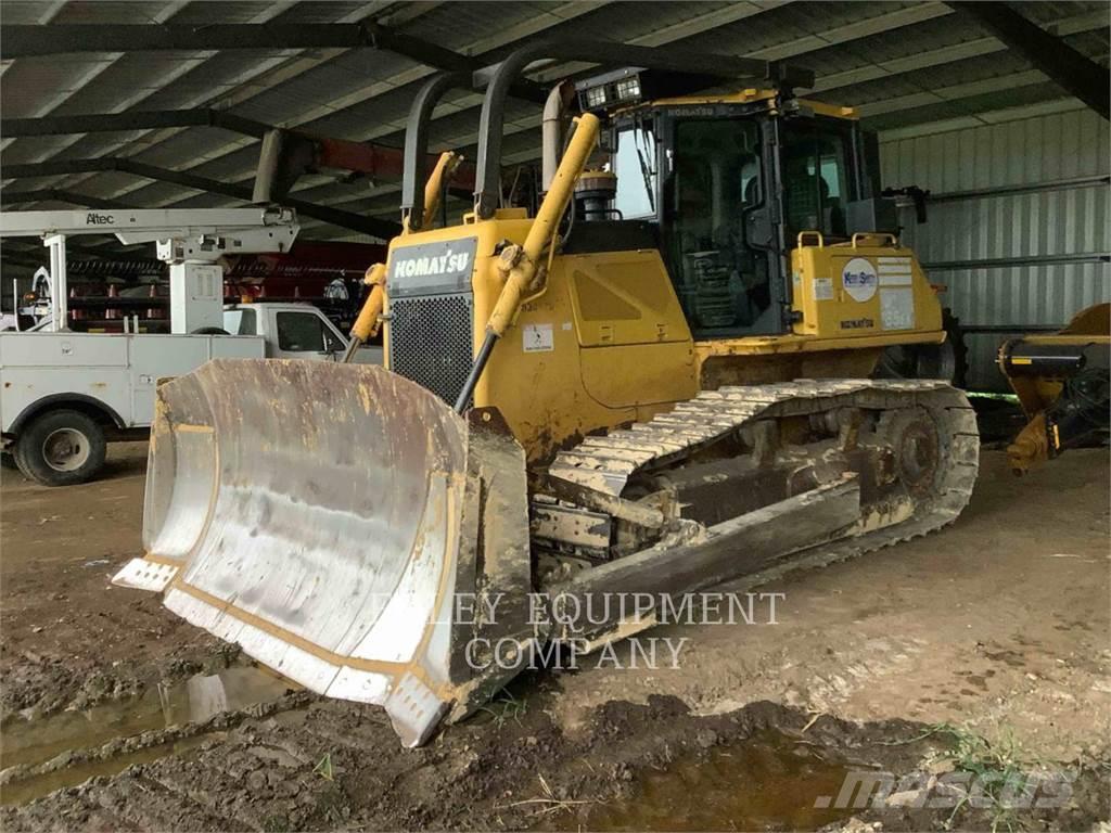 Komatsu D65EX17 Buldozer sobre oruga