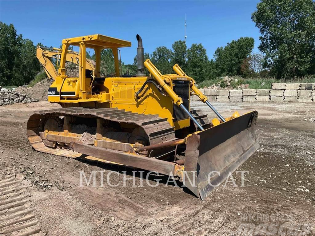 Komatsu D68 Buldozer sobre oruga