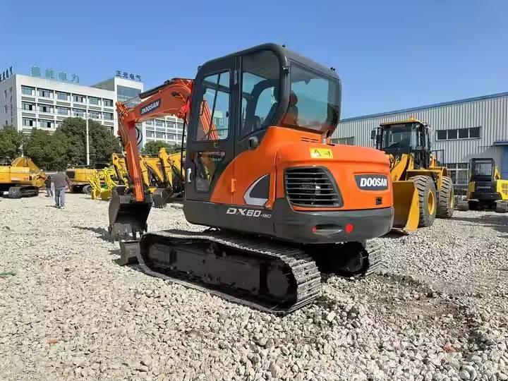 Doosan DX60-9C Excavadoras sobre orugas