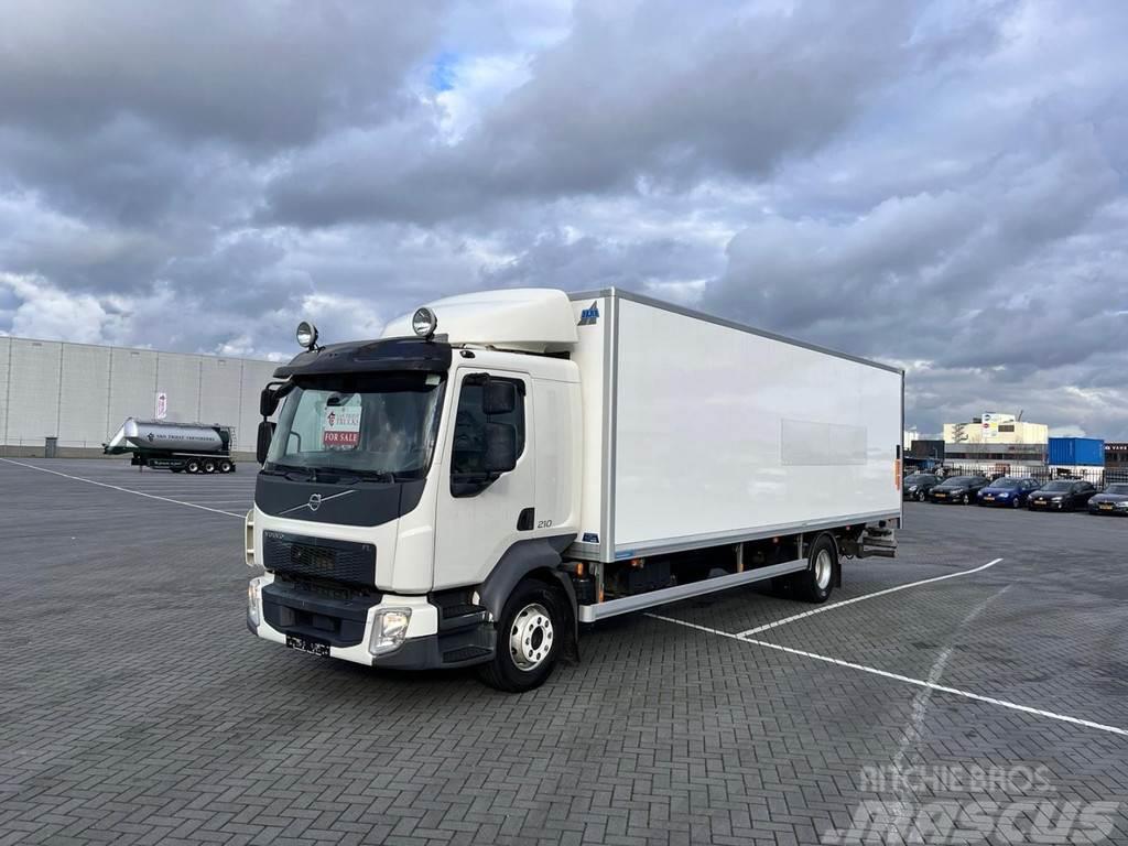 Volvo FL210 Camiones con caja de remolque