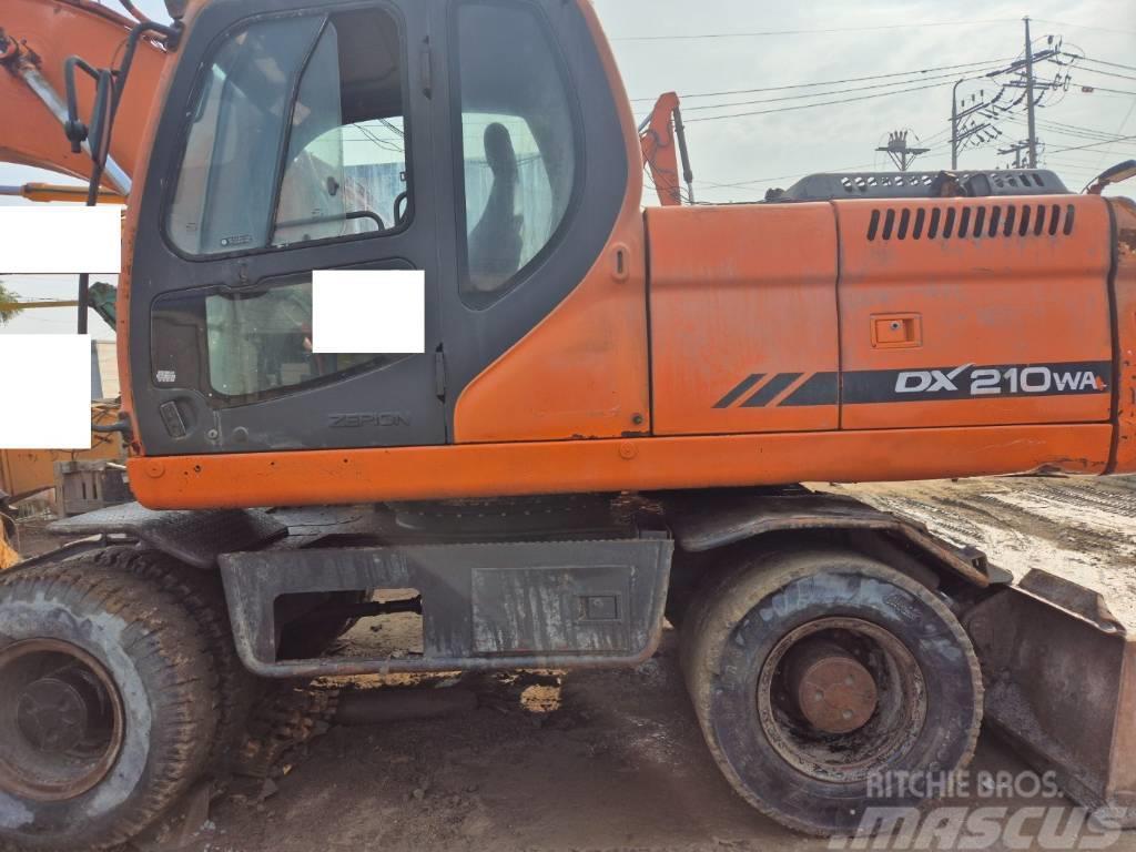 Doosan DX210WA Excavadoras de ruedas