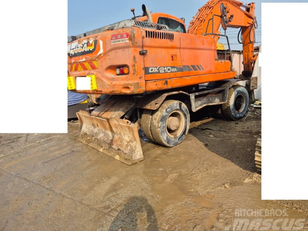 Doosan DX210WA Excavadoras de ruedas