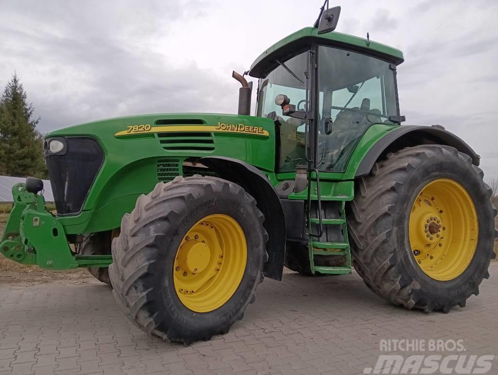 John Deere 7820 Tractores