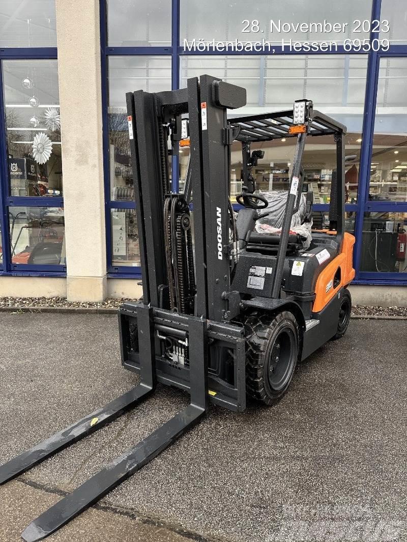 Doosan D30NXS Camiones diesel