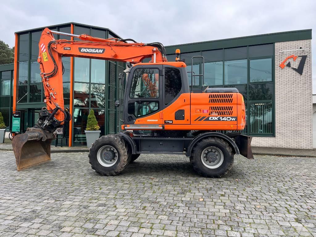 Doosan DX140W-3 Excavadoras de ruedas