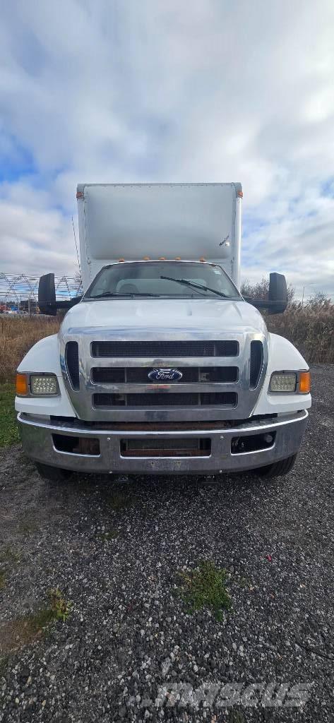 Ford F 650 Camiones con caja de remolque