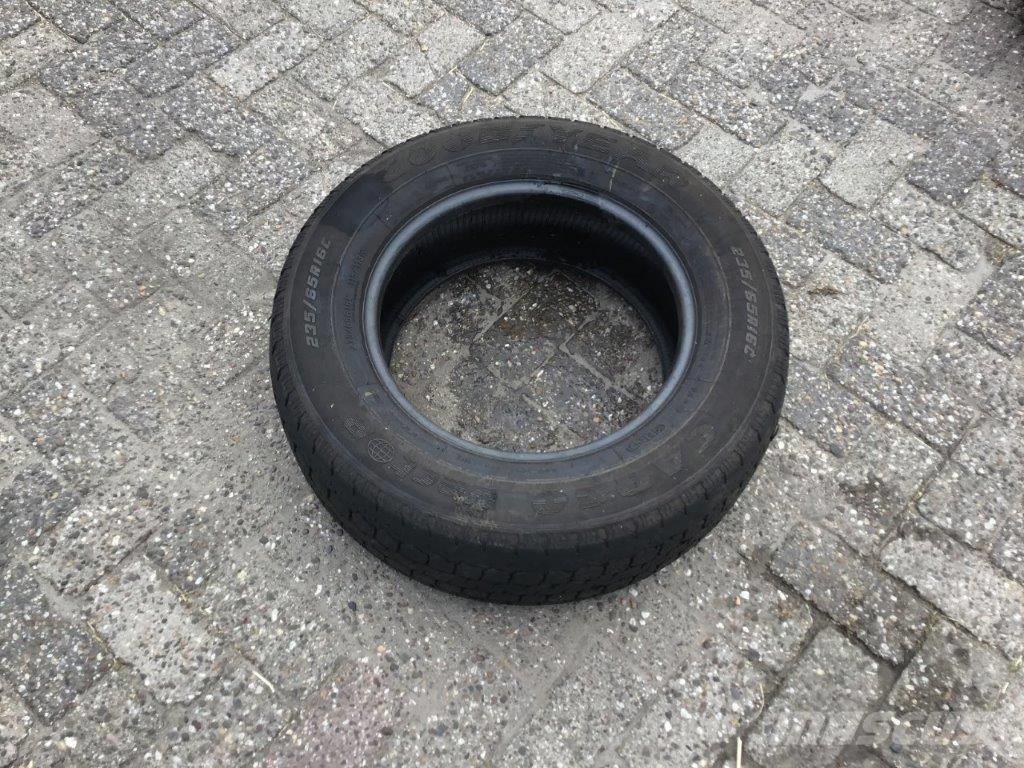 Goodyear 235/65R16C Ruedas