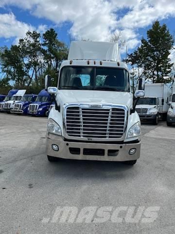 Freightliner Cascadia 113 Camiones tractor