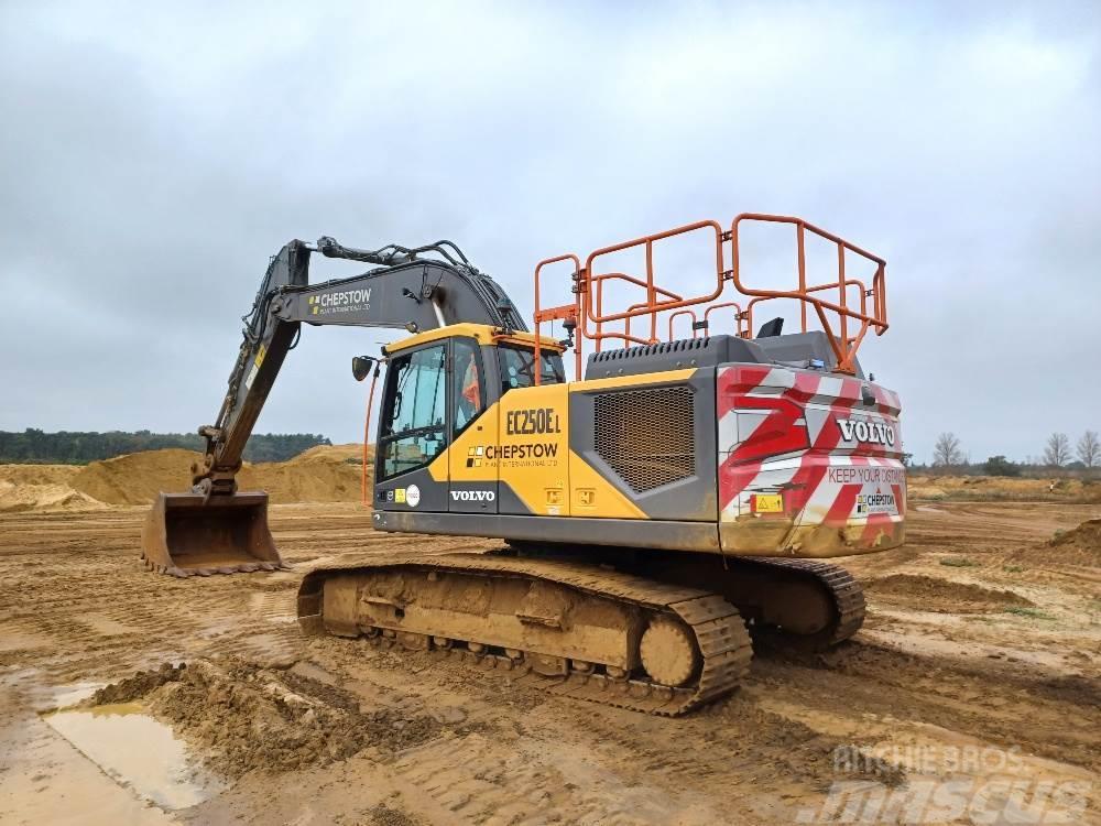 Volvo EC250EL Excavadoras sobre orugas