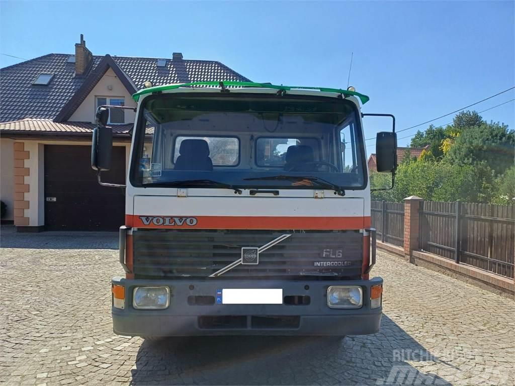 Volvo FL6 Camiones de cama baja