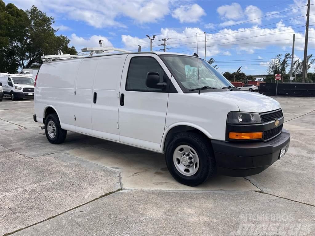 Chevrolet Express Vehículos de caha cerrada