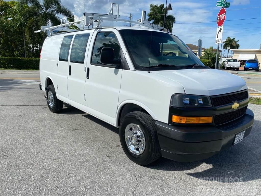 Chevrolet Express Vehículos de caha cerrada