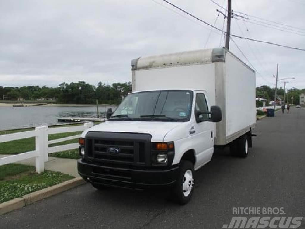 Ford E350 Camiones con caja de remolque