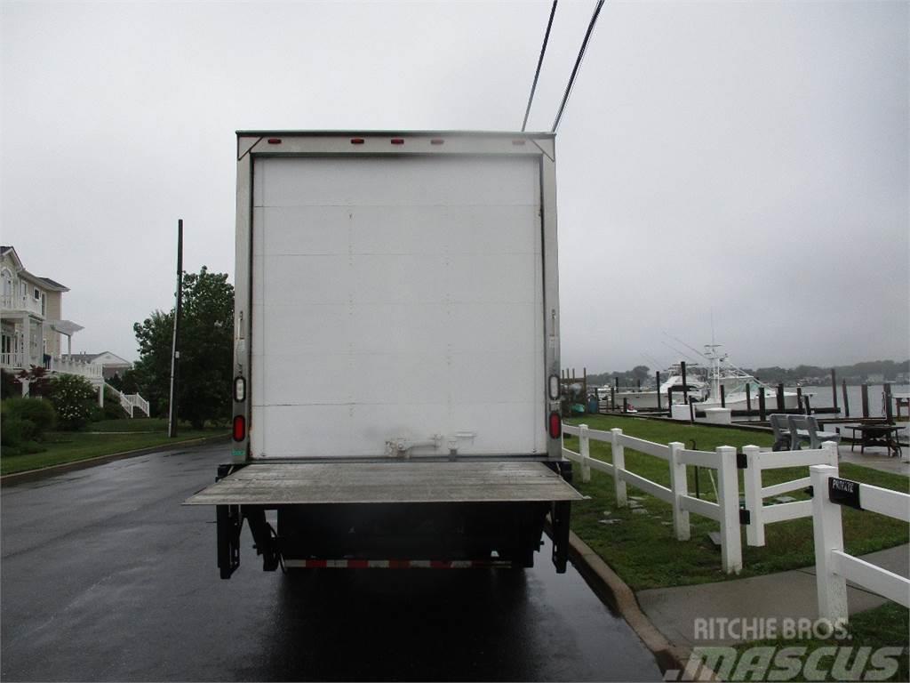 Freightliner M2 Camiones con caja de remolque