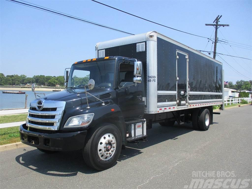 Hino 268 Camiones con caja de remolque