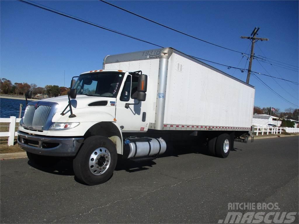 International 4300 Camiones con caja de remolque