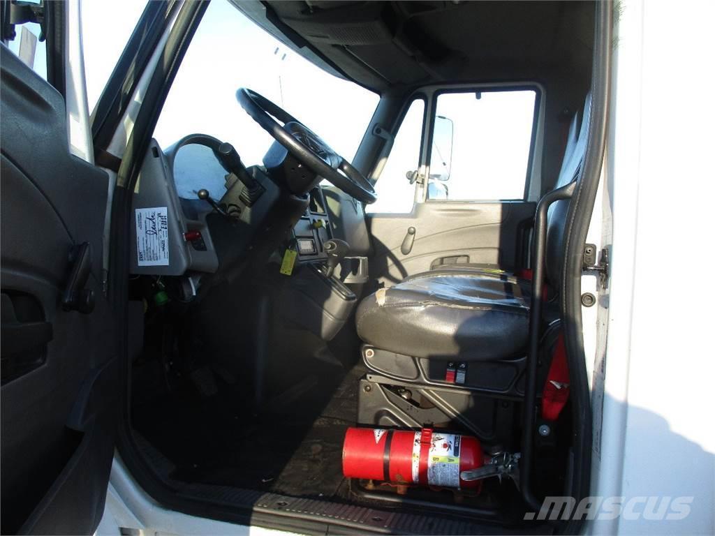 International 4300 Camiones con temperatura controlada