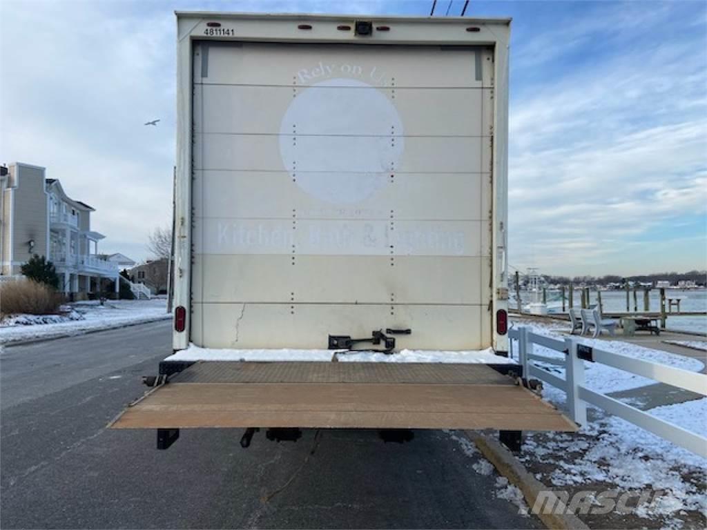 Isuzu FTR Camiones con caja de remolque