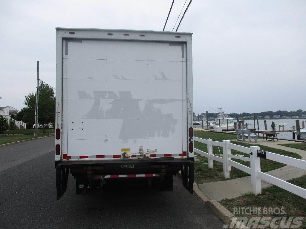 Isuzu NQR Camiones con caja de remolque