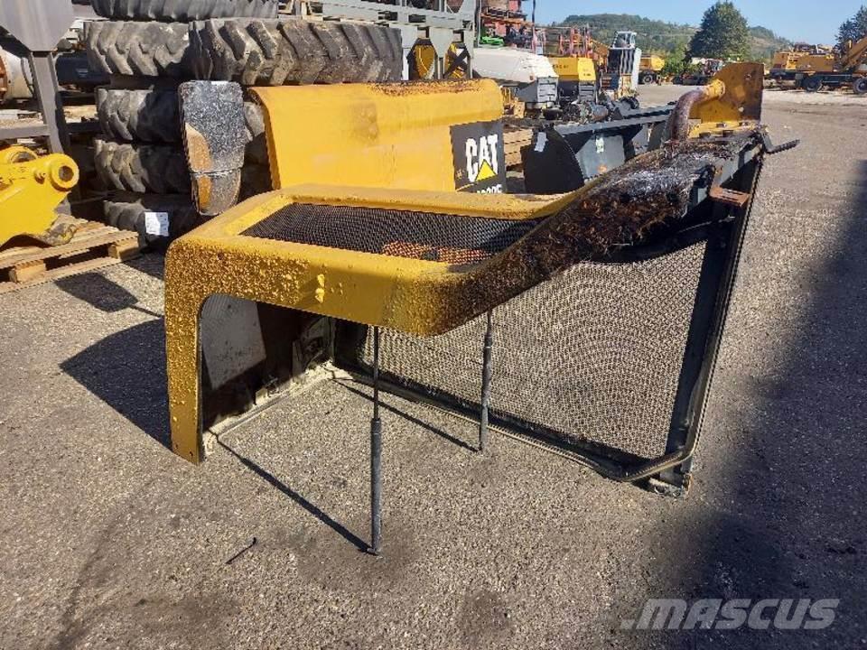 CAT M320F Cabina