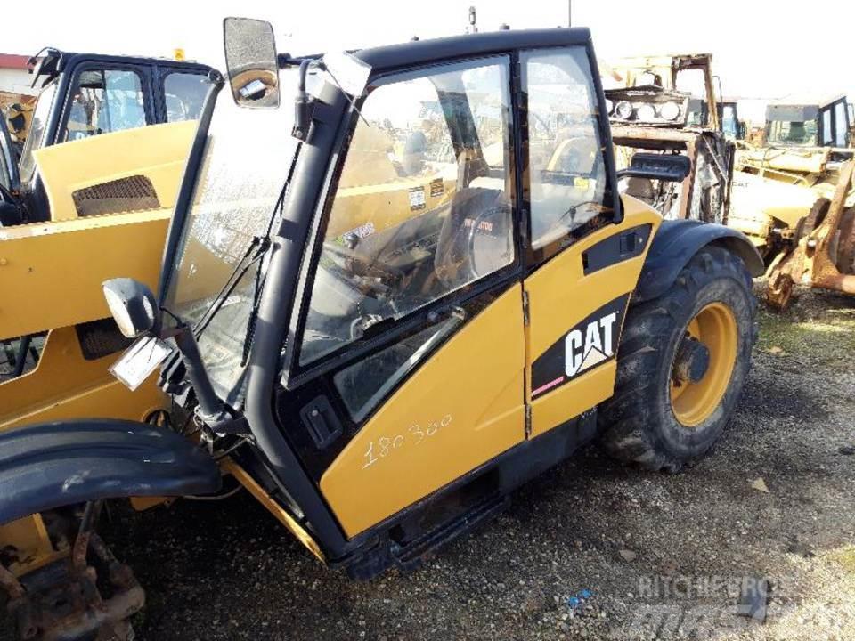 CAT TH220B Cabina