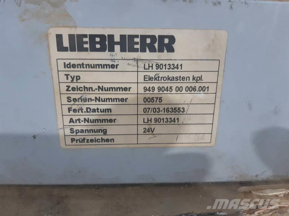 Liebherr R924COMP Cabina