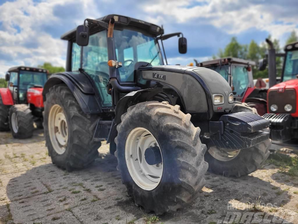 Valtra N121 Tractores