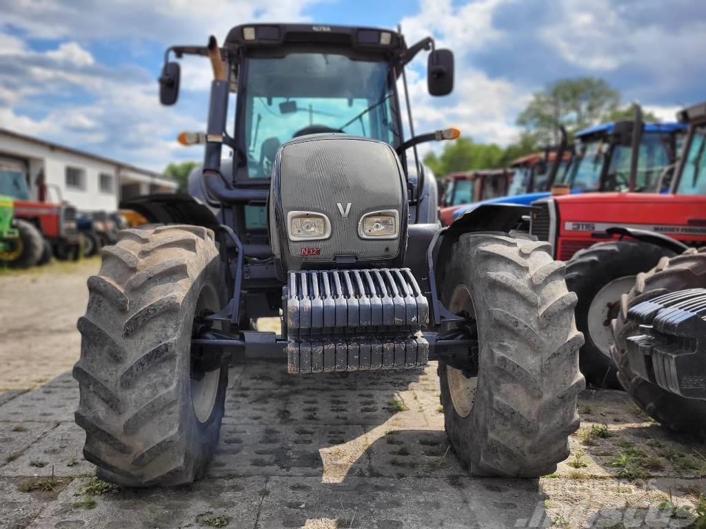 Valtra N121 Tractores