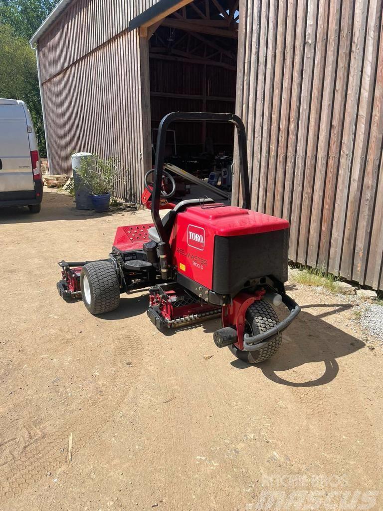 Toro 3100-D Corta-césped para remates, antegreens y roughs