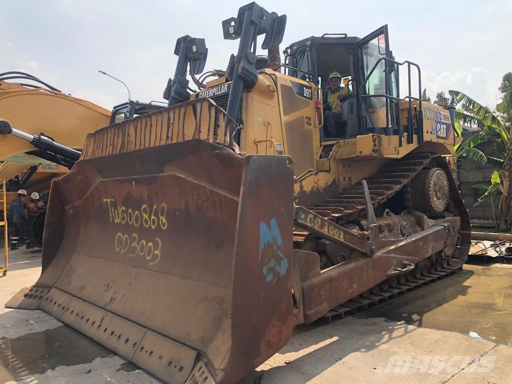 CAT D9T Buldozer sobre oruga