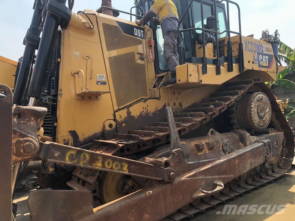 CAT D9T Buldozer sobre oruga